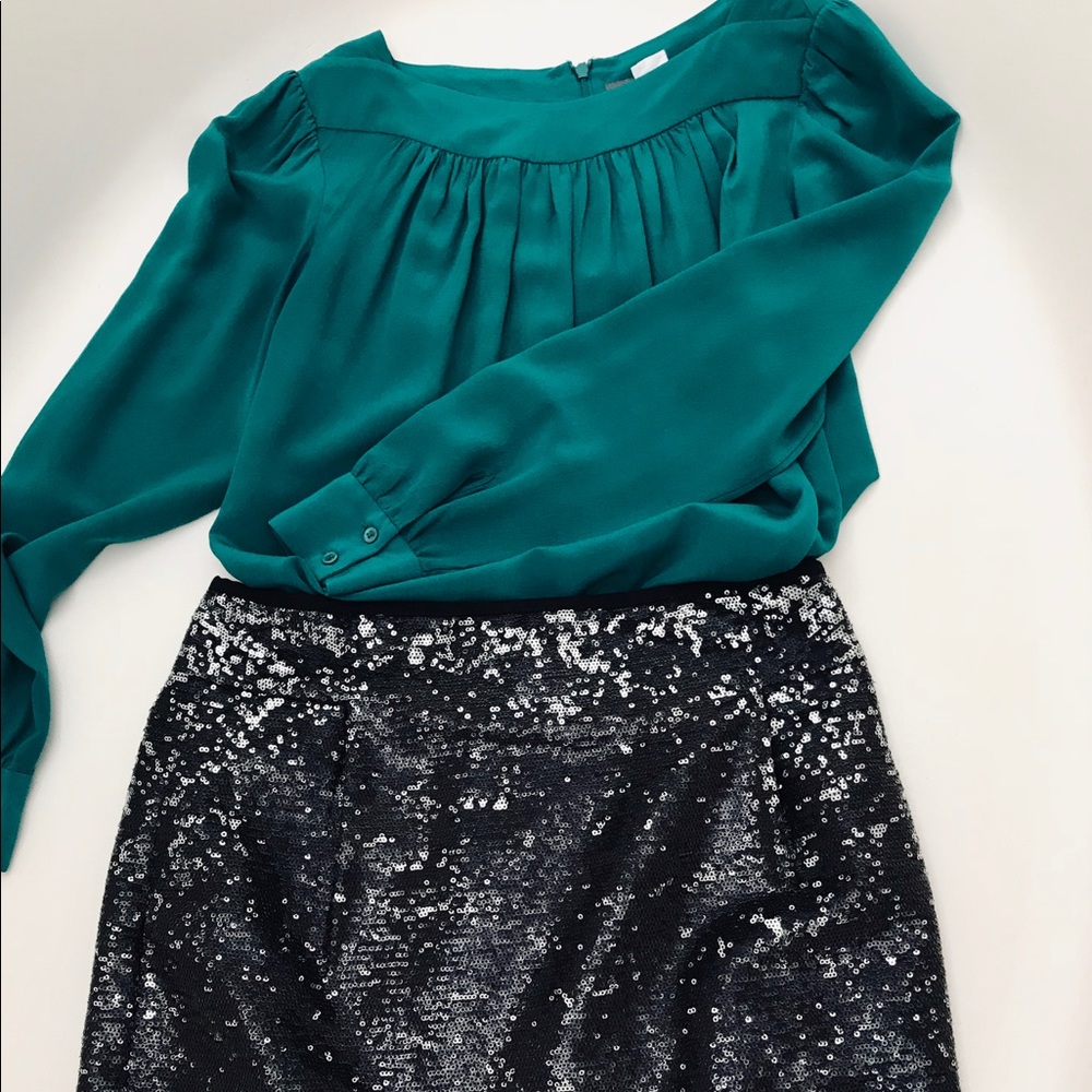 LIGHTLY worn Pippa emerald green 💯 silk blouse.